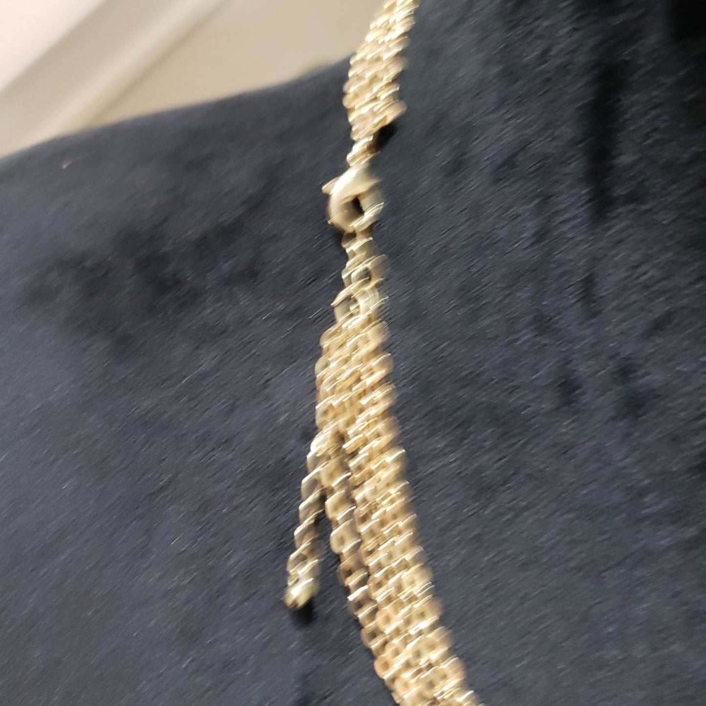 Women Mother of Pearl Sea Shells and Pearl Fashion Necklace