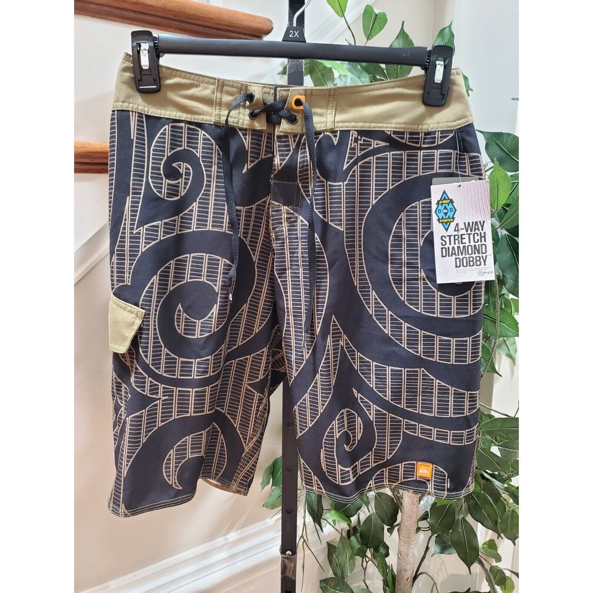 Quicksilver Men Beige & Black Polyester Pull On Stretch Swimwear Shorts Size 32