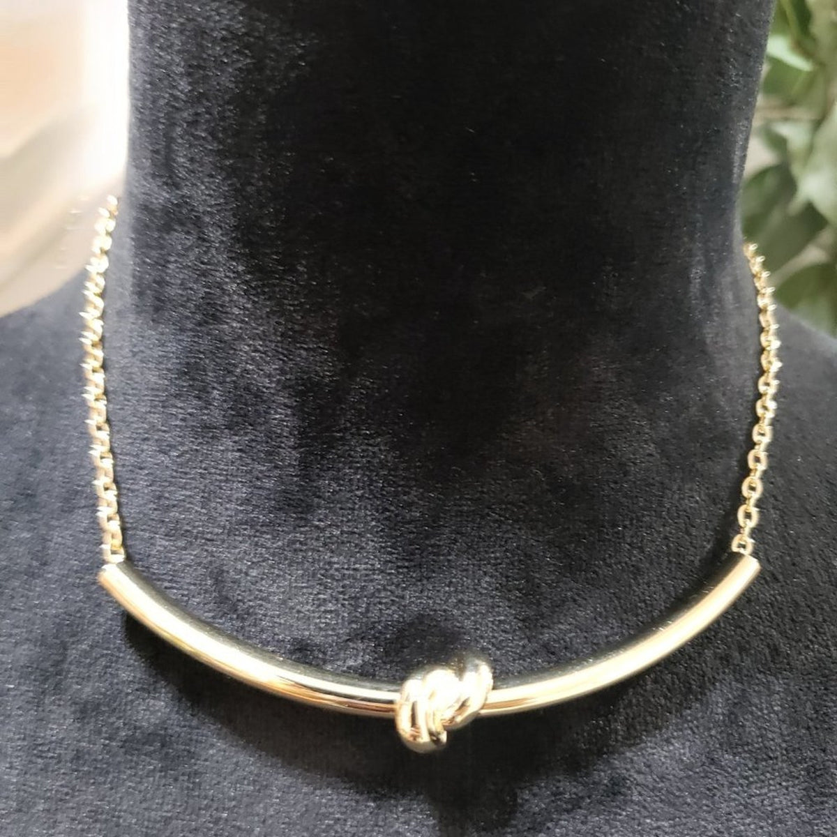 The Limited Women's Goldtone Knot Curved Bar Necklace NWT