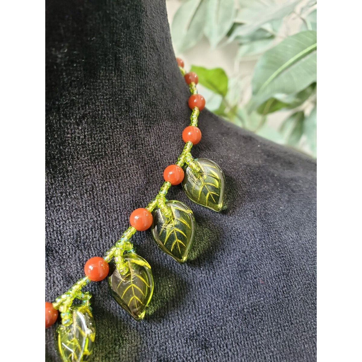 Women's Green Leaf Orange Beaded Fashion Jewelry Short Necklace