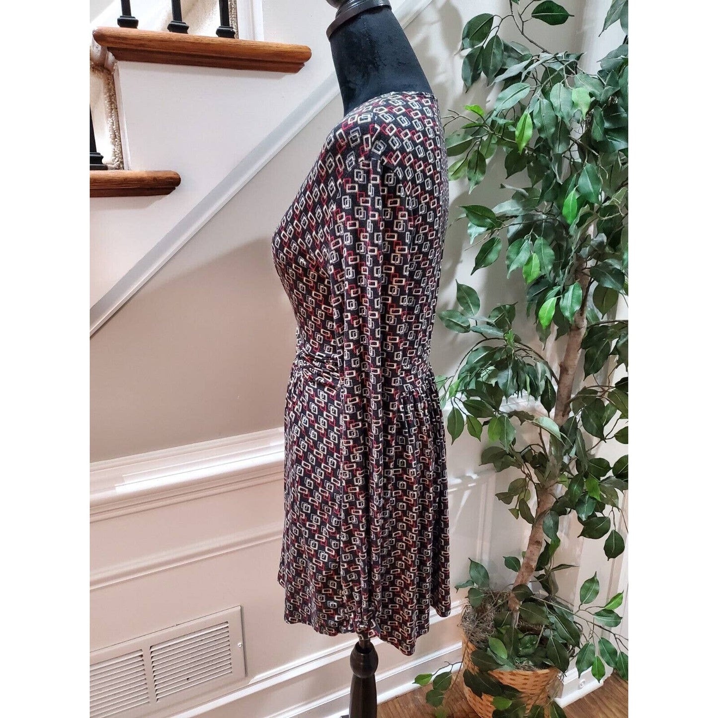 Vertigo Paris Rayon V-Neck Long Sleeve Casual Knee Length Dress Size Medium