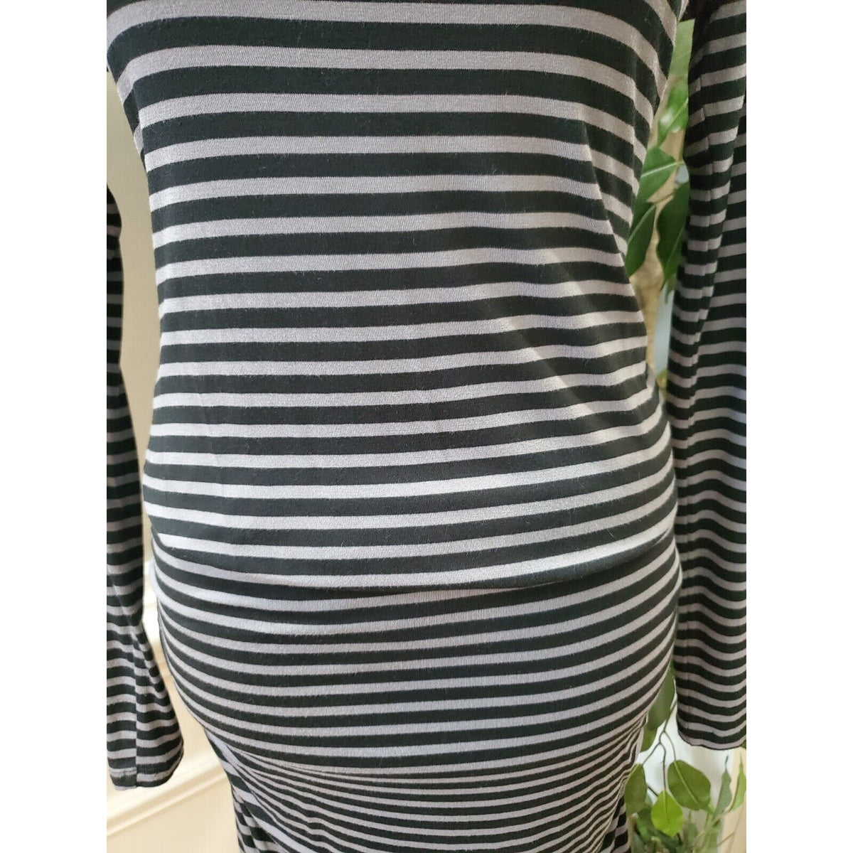Banana Republic Women's Black & Gray Round Neck Long Sleeve Knee Length Dress XS