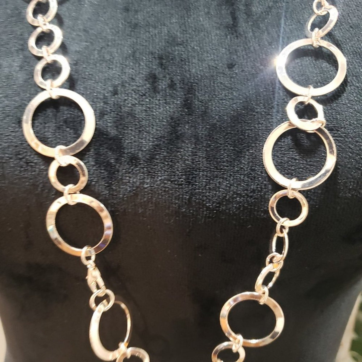 Women's Gold Geometric Circle Link Modern Simple Chic Elegant Jewelry Necklace