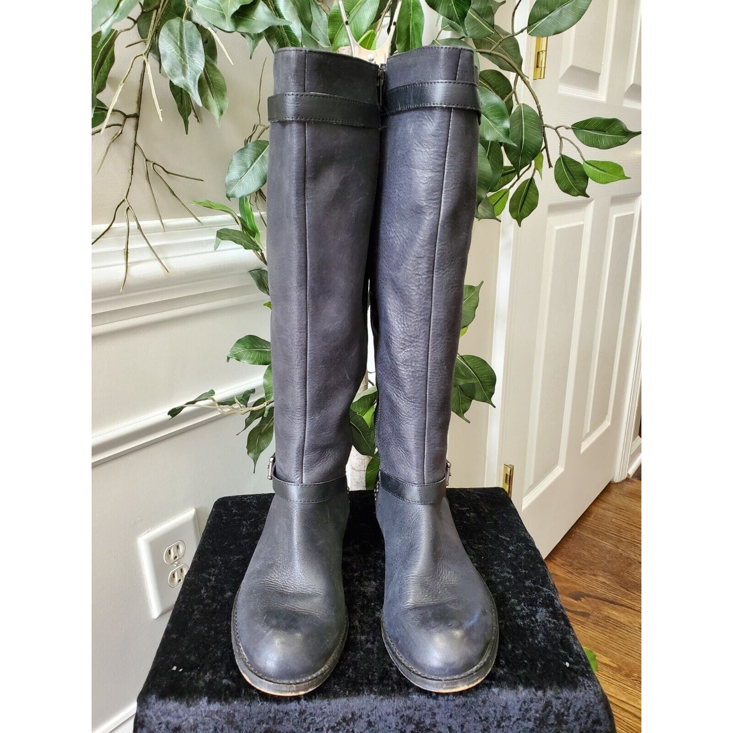 Jessica Simpson Women's Black Leather Upper Round Toe Knee High Boots Size 7.5 M