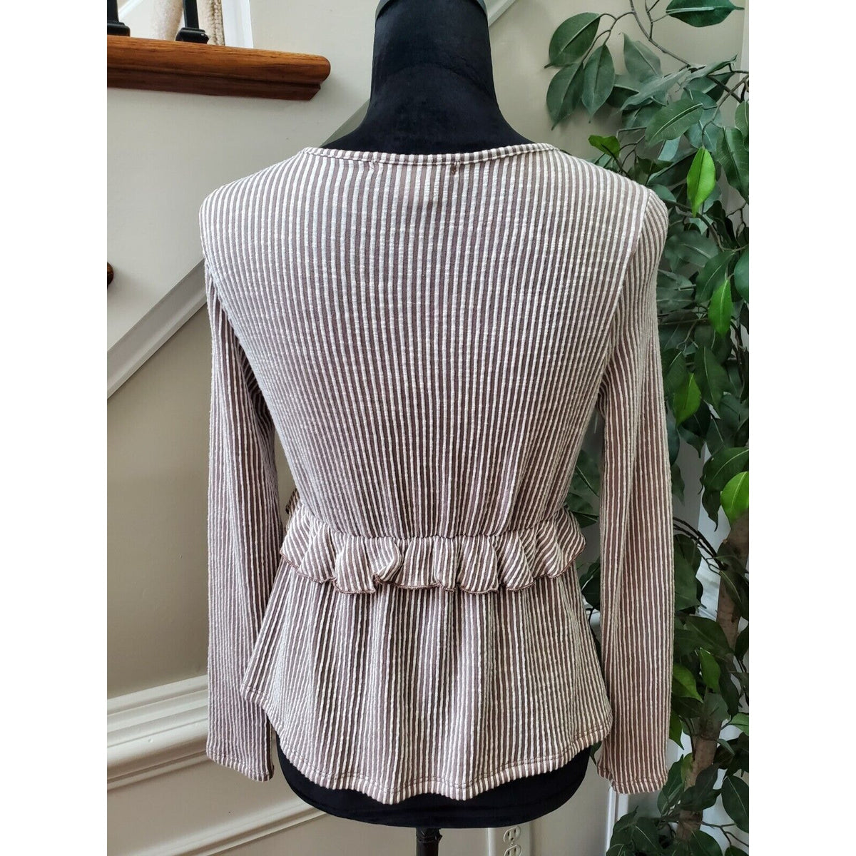 Caution To The Wind Women's Gray Striped Rayon V-Neck Long Sleeve Top Blouse S