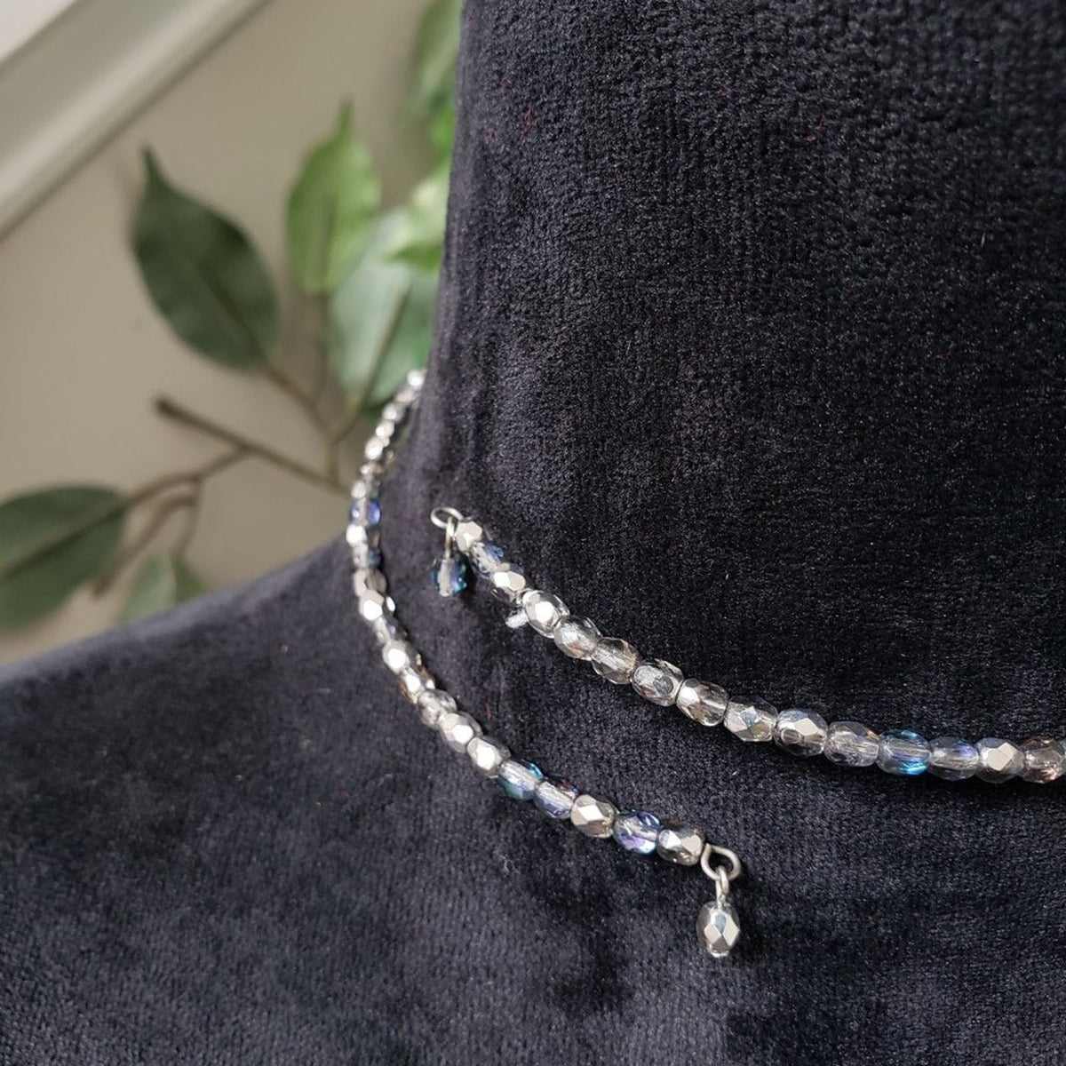 Amazing Crystals Stone Silver Tone Beaded Choker Necklace