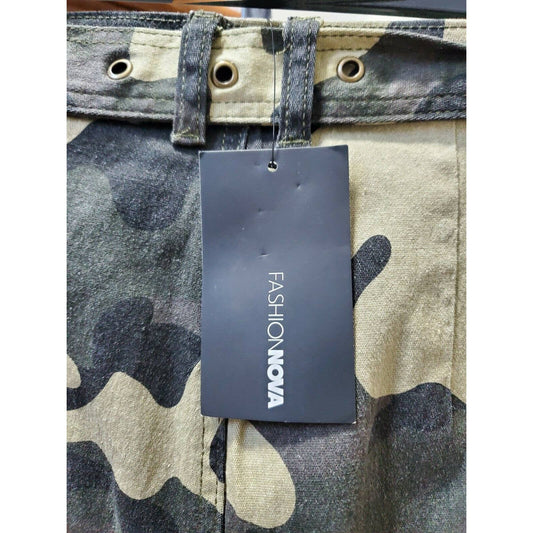 Fashion Nova Women's Camouflage Cotton Cadet in Training Cargo Pants Size Medium