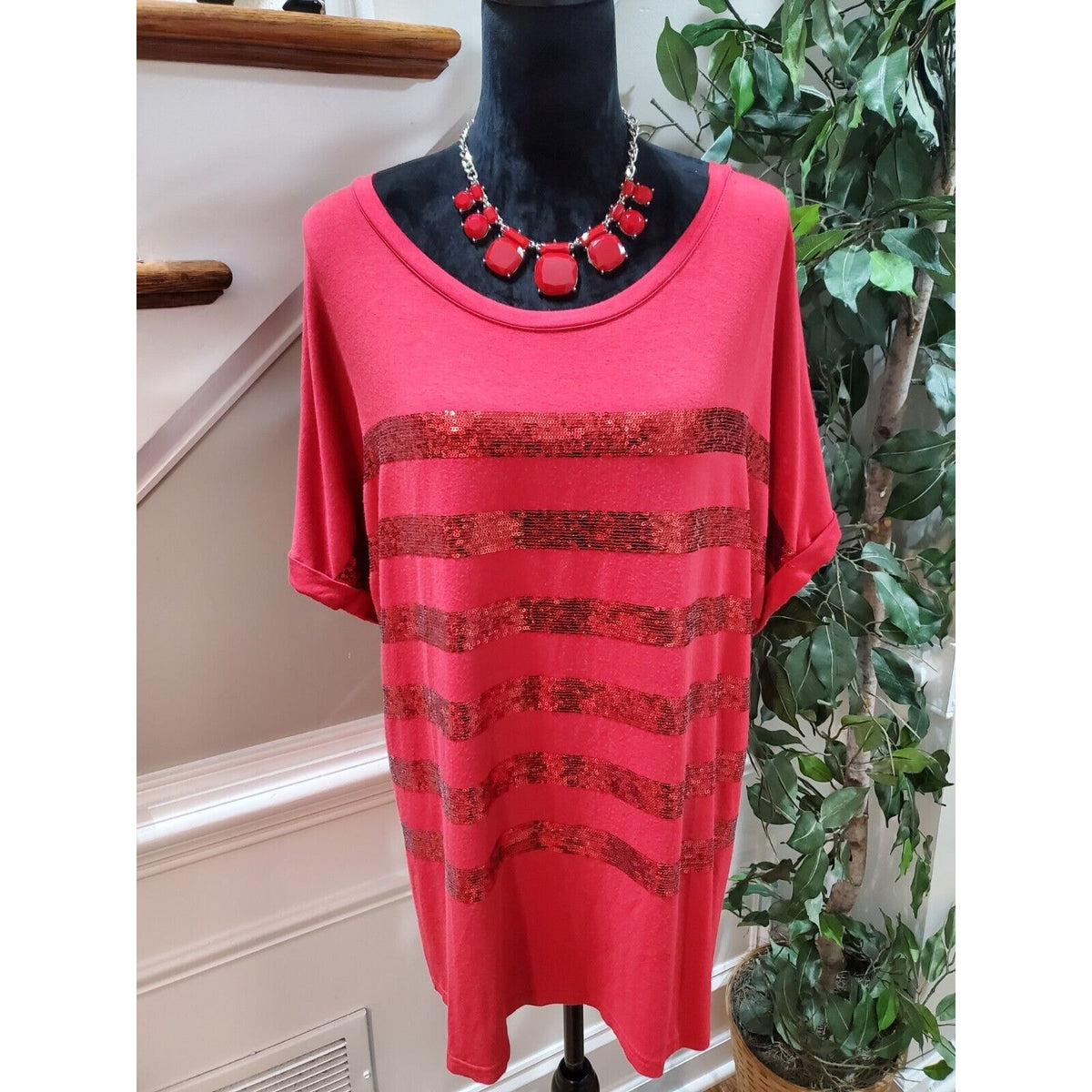 Avenue Women’s Sequin Red Striped Round Neck Sleeve Top Blouse Size 30/32