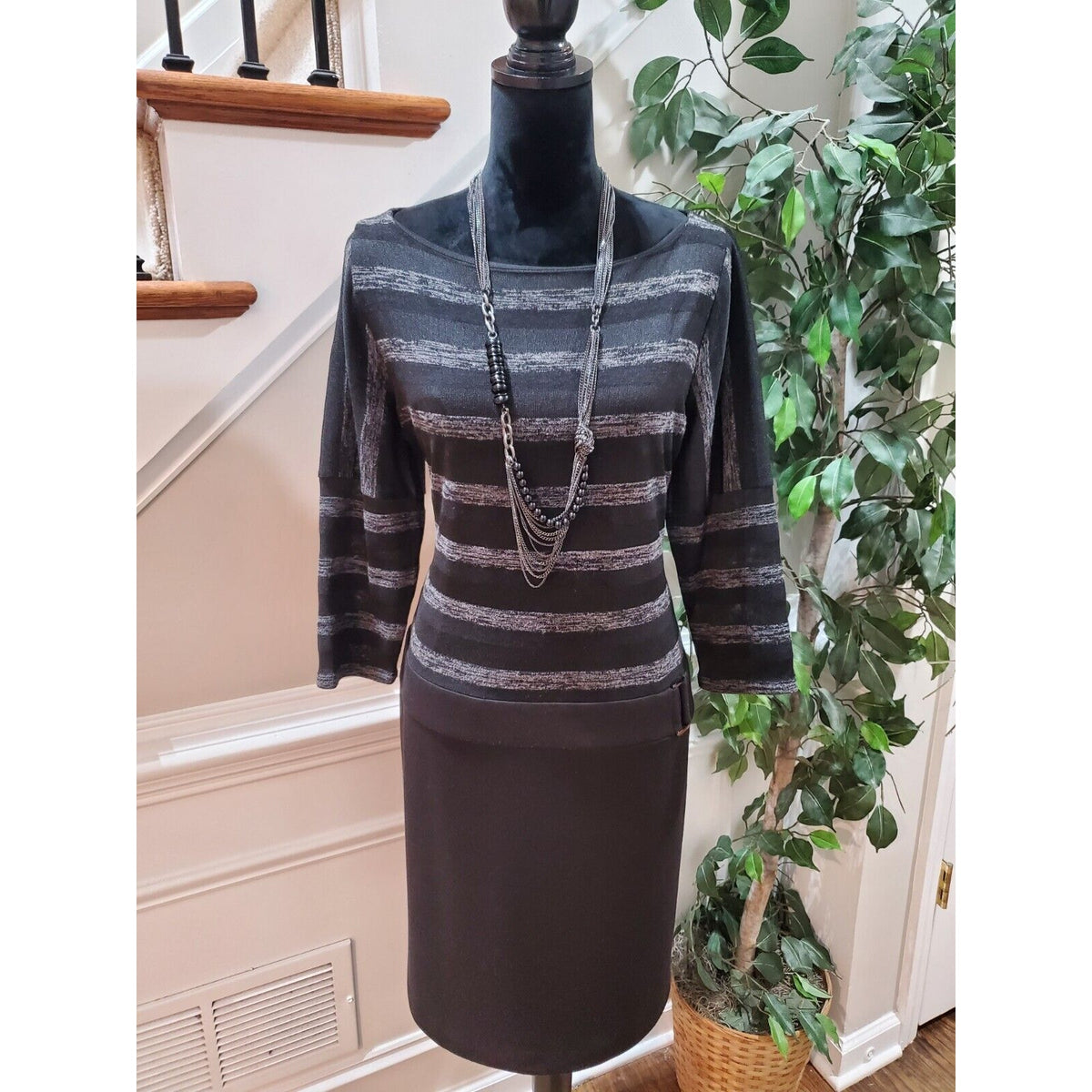 Evan-Picone Women's Black Polyester Round Neck Long Sleeve Knee Length Dress 16