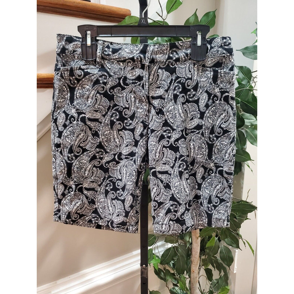 Basic Editions Women's Black & White Paisley Cotton Walking Casual Short Size S