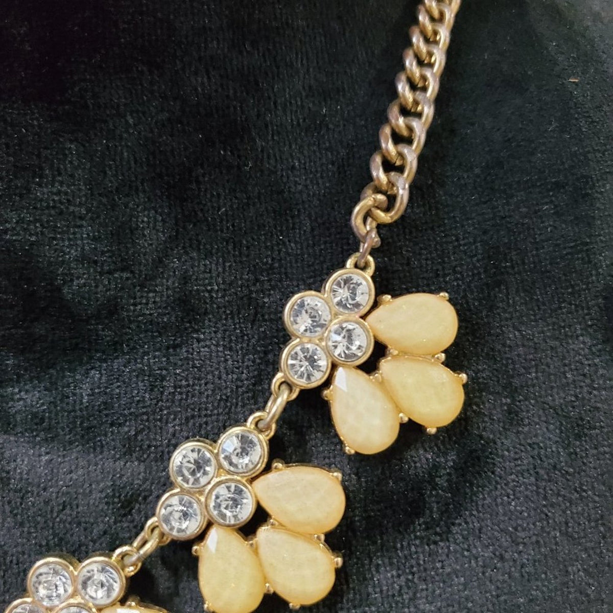 Women's Korean Style Luxury Jewelry With Gold Alloy And Gemstone Necklace