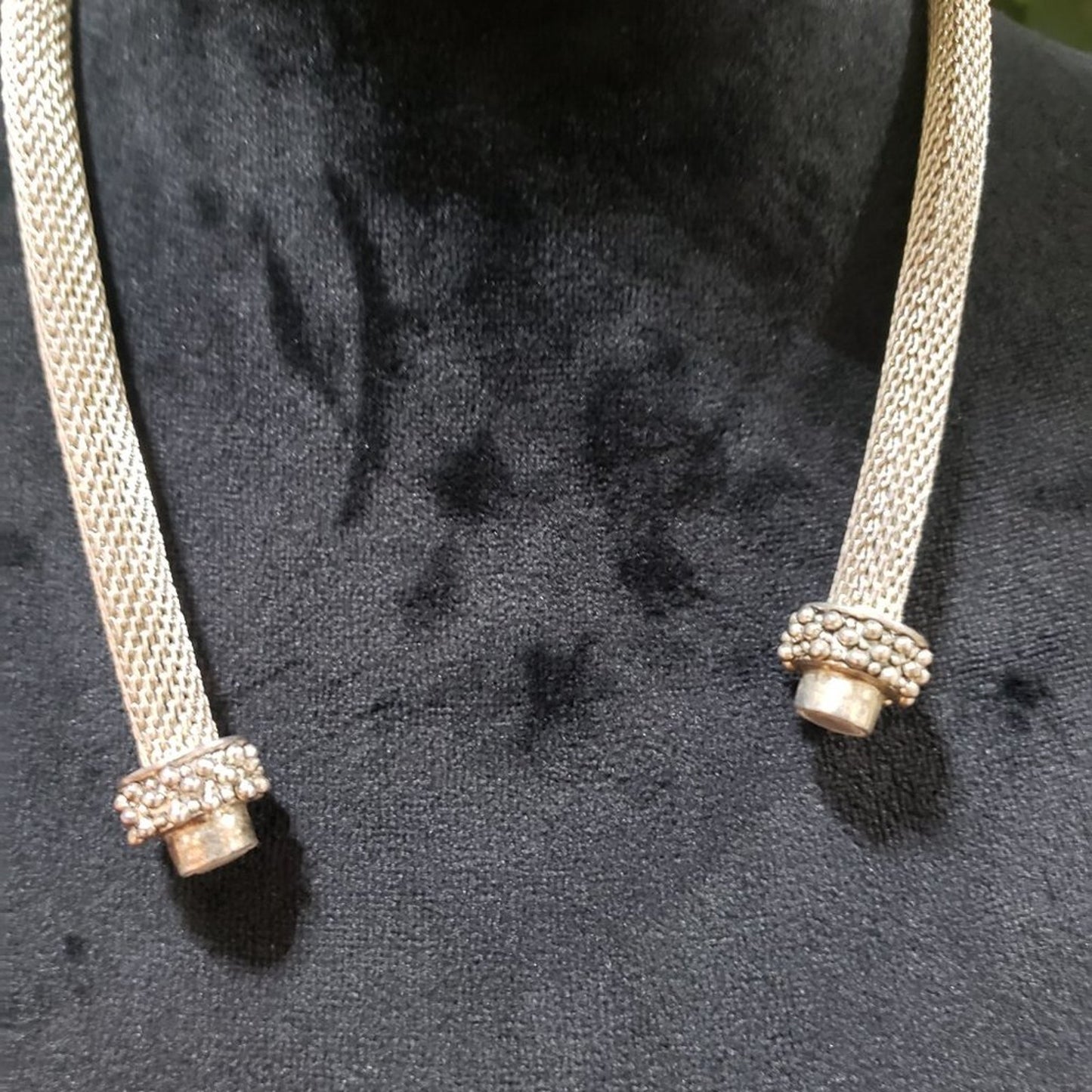 Womens Fashion Silver Tone Thick Mesh Strand Necklace w/ Textured Magnetic Clasp