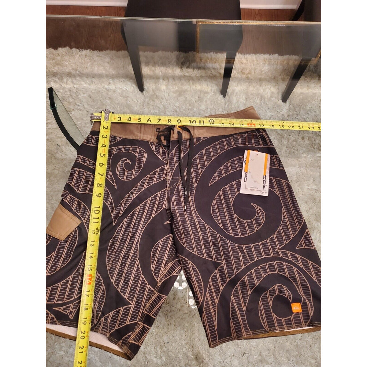 Quicksilver Men Beige & Black Polyester Pull On Stretch Swimwear Shorts Size 32