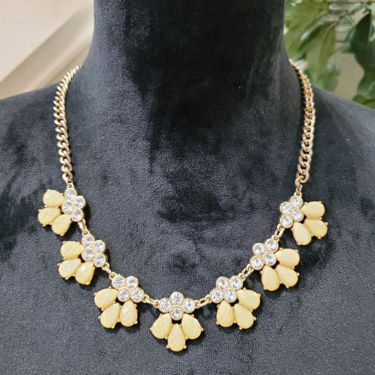 Women's Korean Style Luxury Jewelry With Gold Alloy And Gemstone Necklace