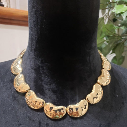 Traci  Lynn Womens Vintage Gold Tone Lobster Clasp Necklace with Earrings