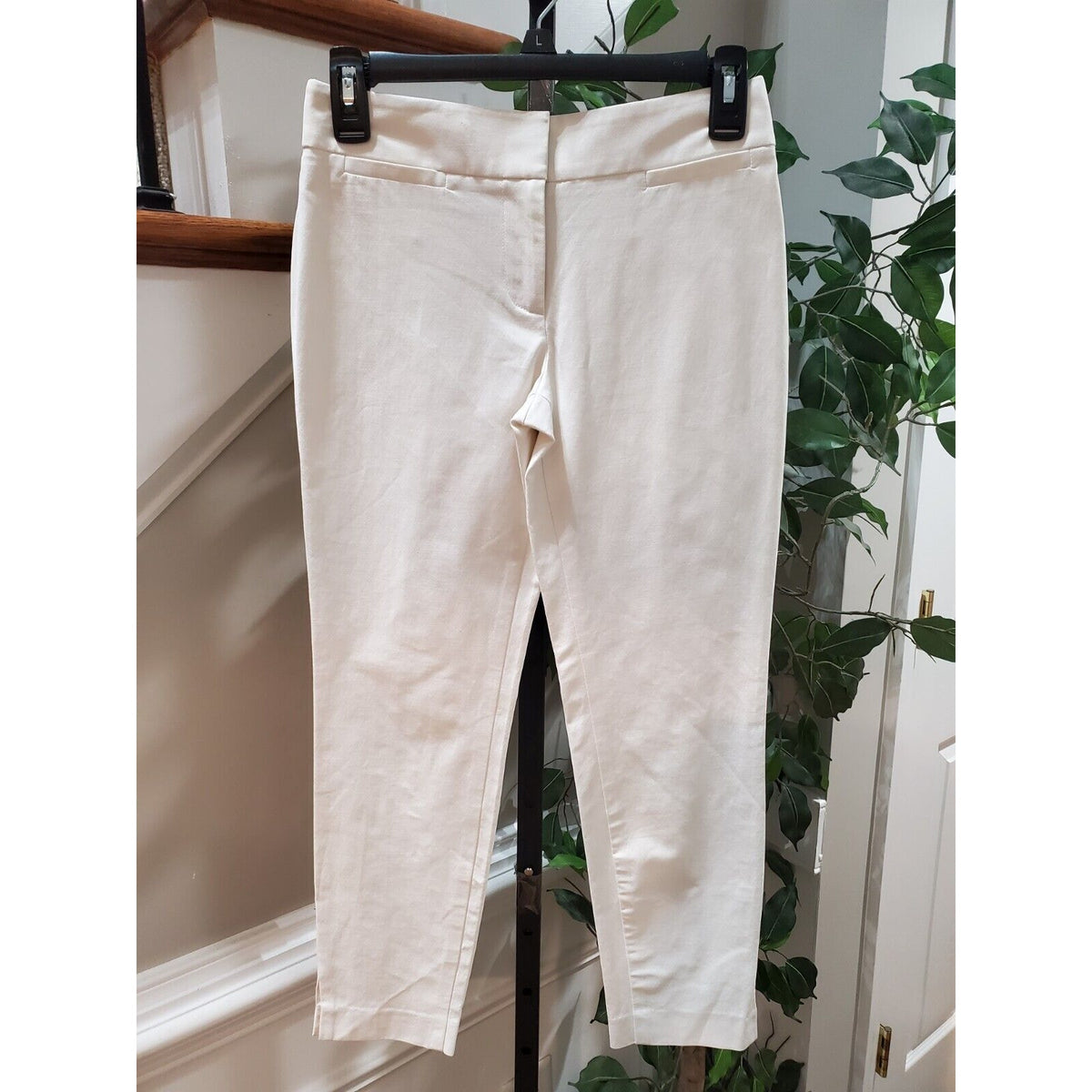 Bebe Women's Beige Solid Cotton Casual Straight Leg Flat Front Capri Size 00