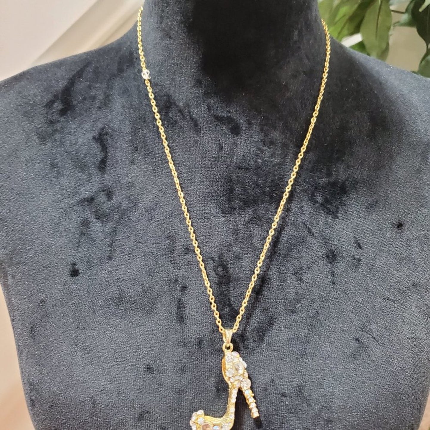 Women's Gold Tone Beaded High Heel Fashion Pendant Necklace