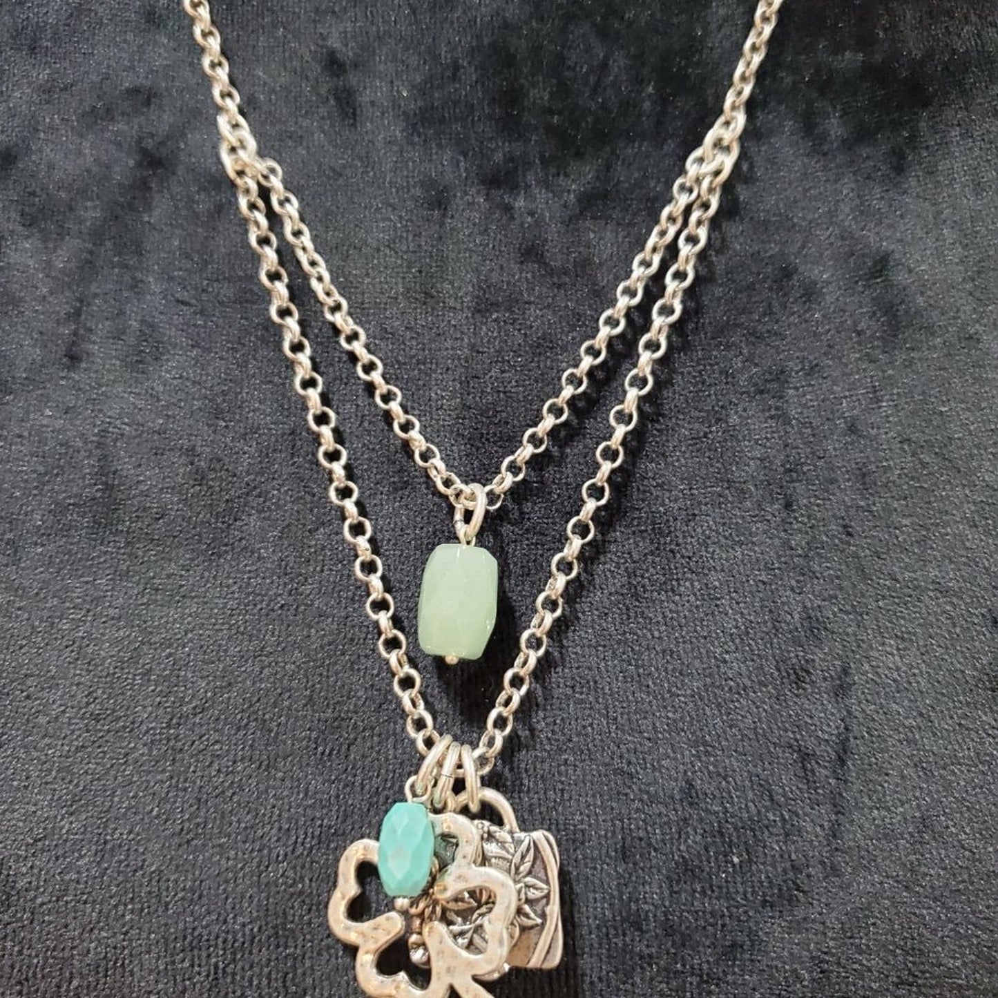Lucky Brand Antique Silver Tone Green Stone Four Leaf Clover Cluster Necklace