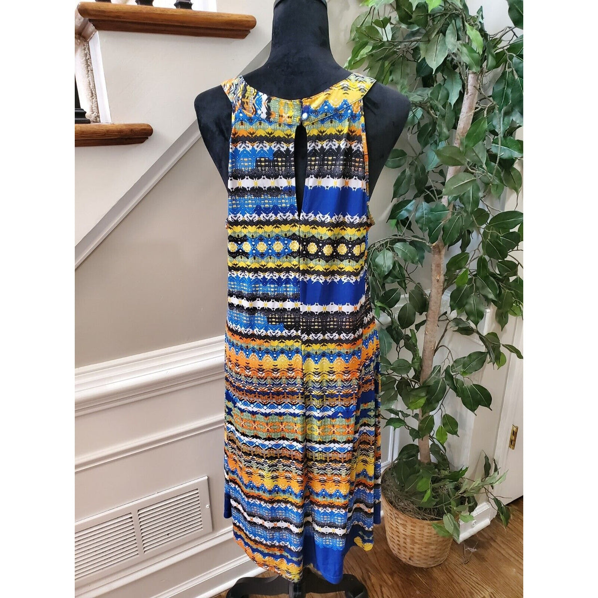 Mlle Gabrielle Women's Multi Round Neck Sleeveless Knee Length Dress Size 1X