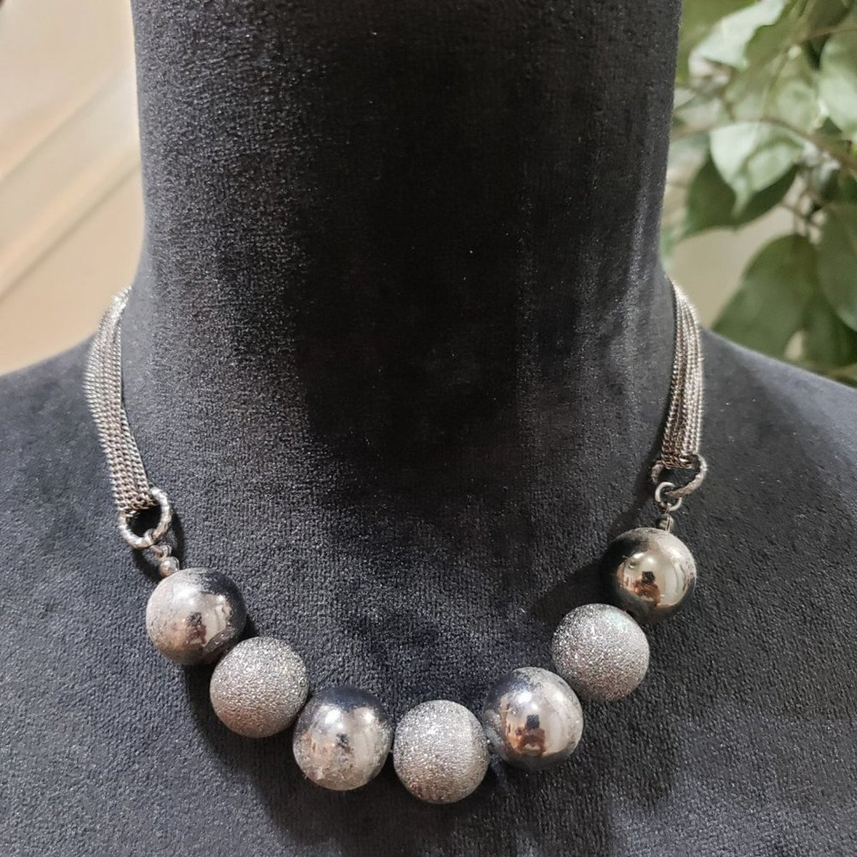 Women's Silver Tone Pearl Round Shape Beaded Statement Fashion Necklace
