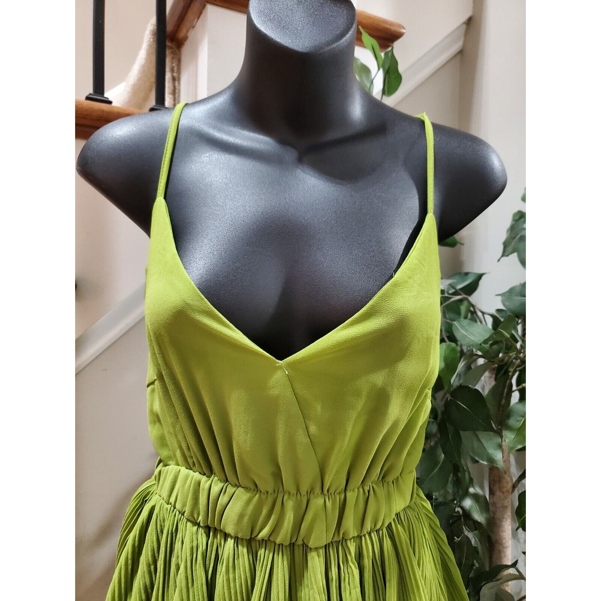 Women Sleeveless Pleated Layered Ruffled Summer Beach V-Neck Long Tiered Dress S