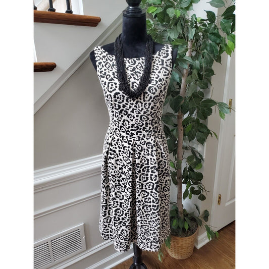 Muse Women's Black & White Polyester Round Neck Sleeveless Knee Length Dress 14