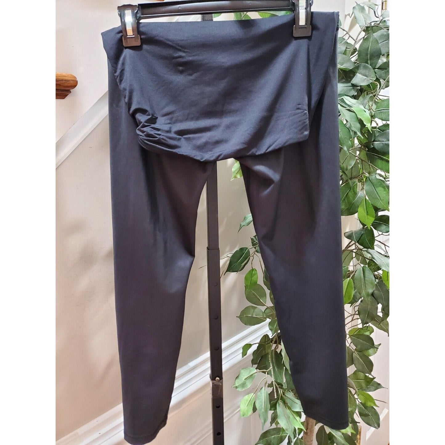 Ingrid & Isabel Black Polyester Mid Rise Skinny Fit Maternity Leggings Size M