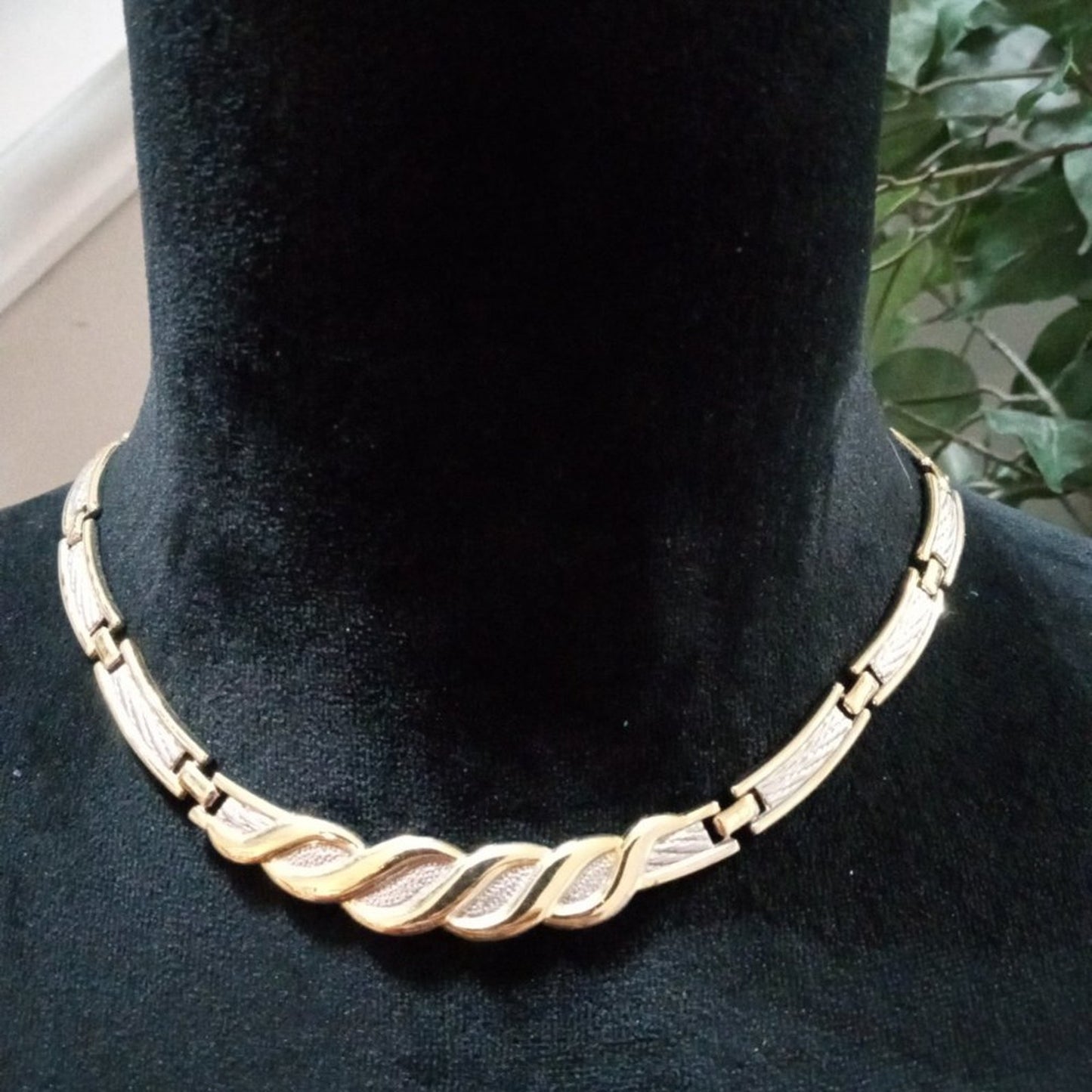 Womens Modern Fashion Chunky Gold Tone Bar Link Elegant Choker Necklace