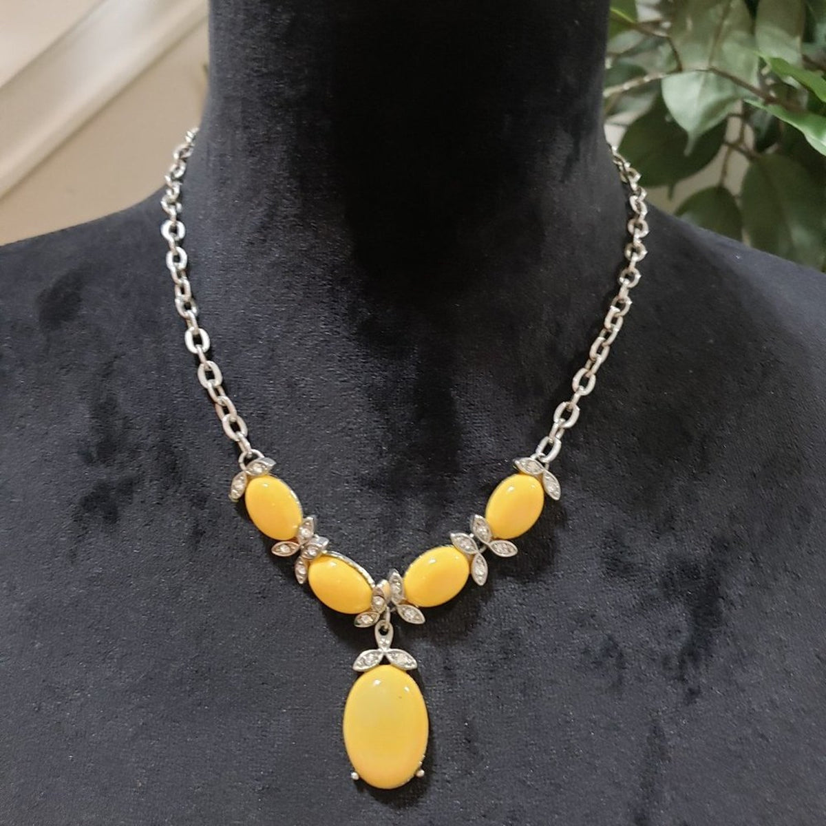Womens Fashion Shiny Yellow Gemstone Clear Faceted Crystals Necklace with Lobste