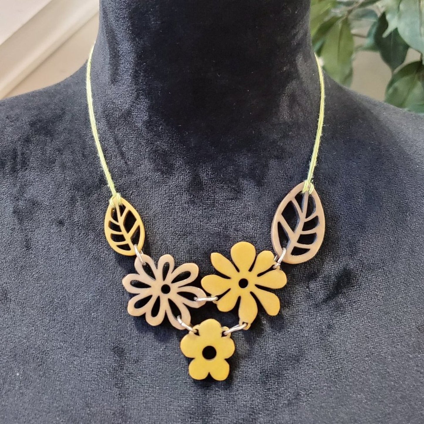 COOKIE LEE Womens Yellow Gold Charms Flower with Lobster Clasp Pendant Necklace