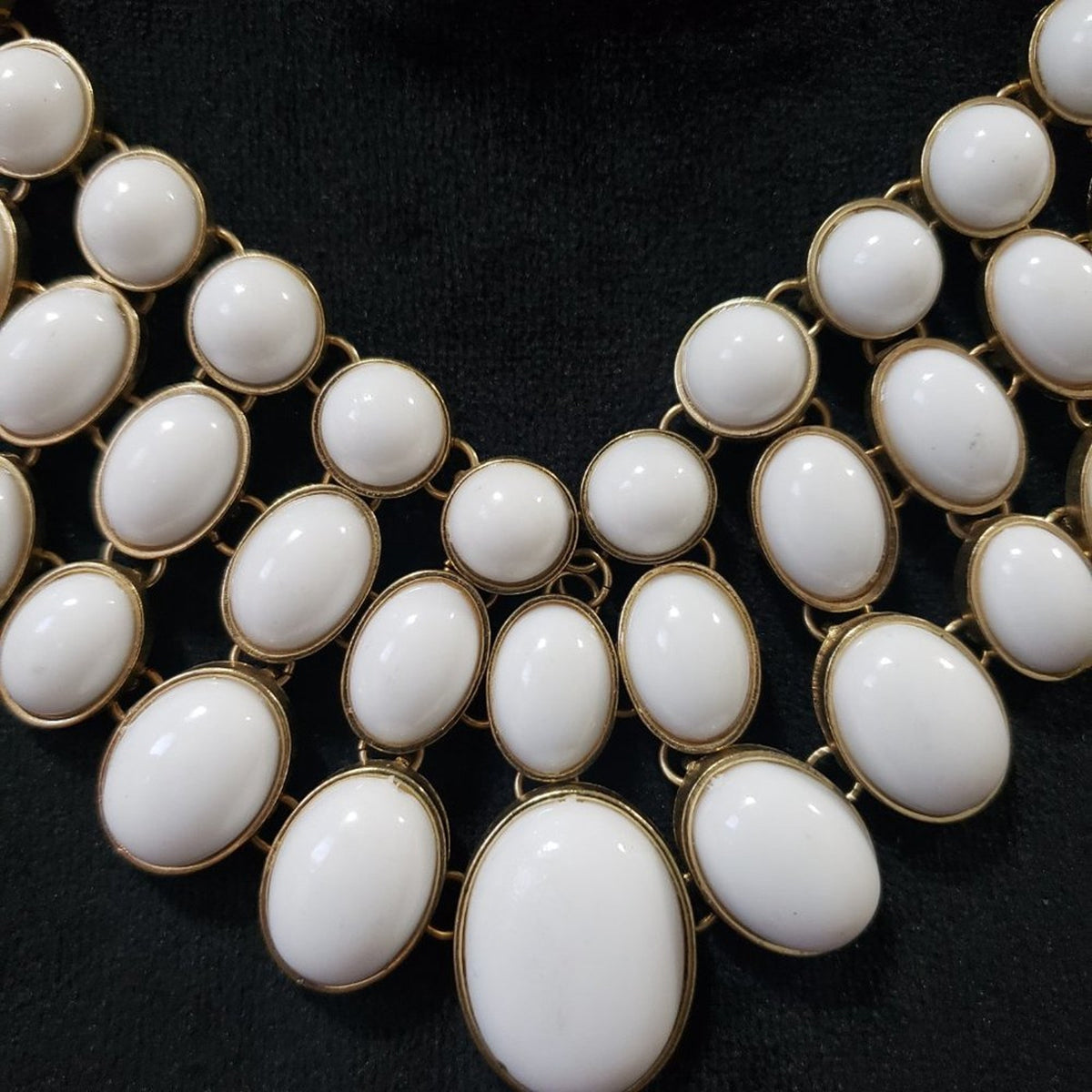 Women's White & Gold Chain Teardrop Beaded Stylish Statement Fashion Necklace