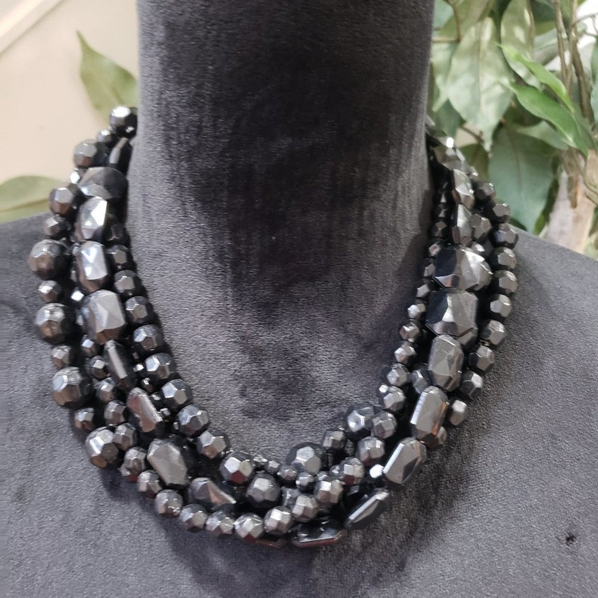 Women's Black Multilayer Round Beaded Pearl Chunky Fashion Jewelry Necklace