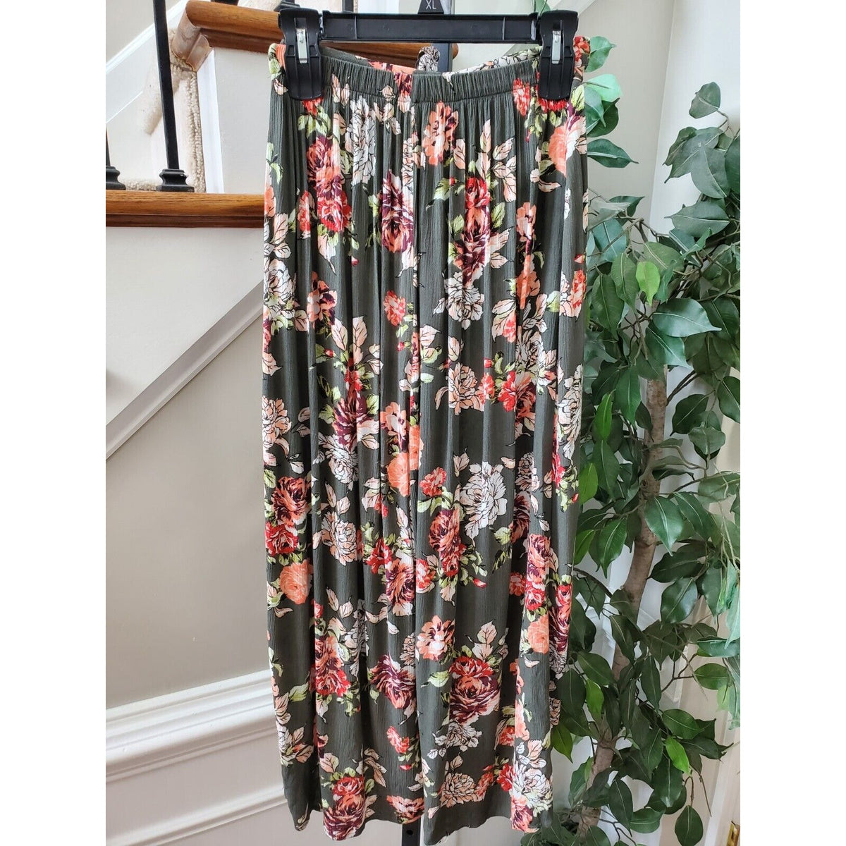 Xhilaration Women's Gray Floral 100% Rayon Comfort Waist Pull On Trouser Pant S