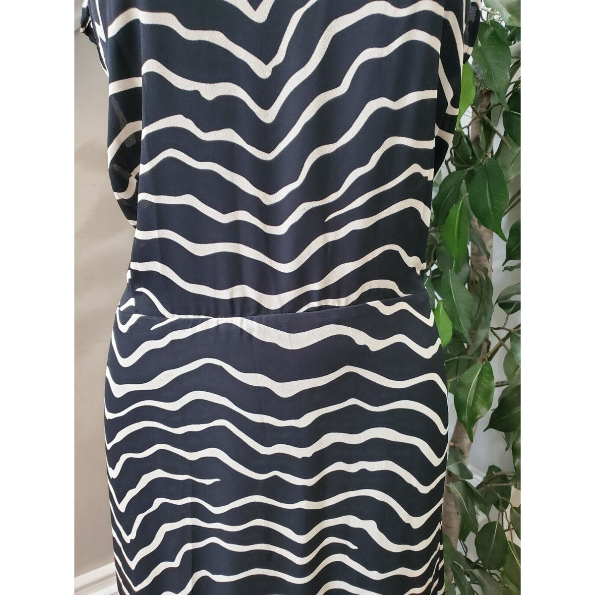 Who What Wear Women's Black & White Round Neck Sleeveless Knee Length Dress L