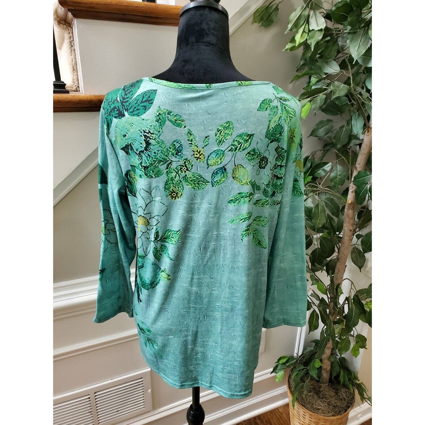 SHEIN Women's Green Polyester Crew Neck Long Sleeve Casual Top Shirt Size M