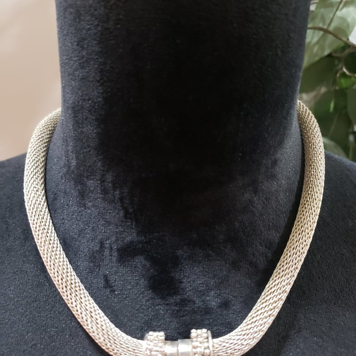 Womens Fashion Silver Tone Thick Mesh Strand Necklace w/ Textured Magnetic Clasp