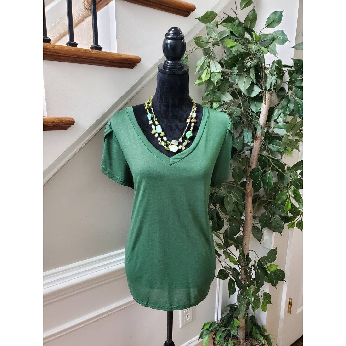 SHEIN Women's Green Polyester V-Neck Short Sleeve Casual Top Shirt Size Large