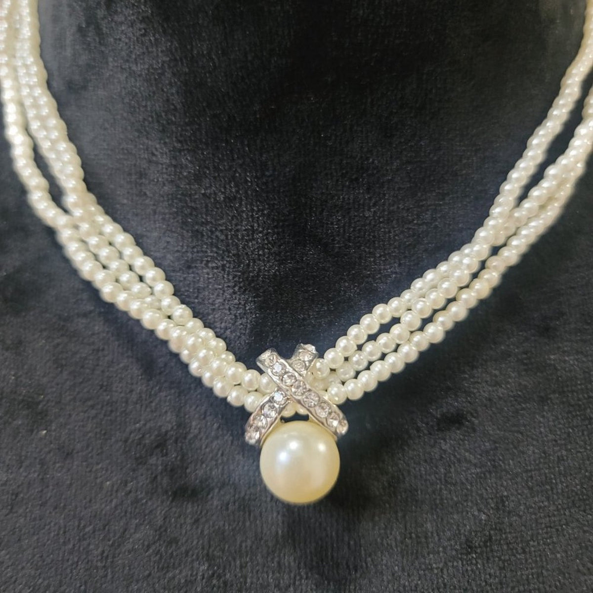 White Pearl Choker Necklace Classic Three Layers Beads Chain Graceful Necklaces