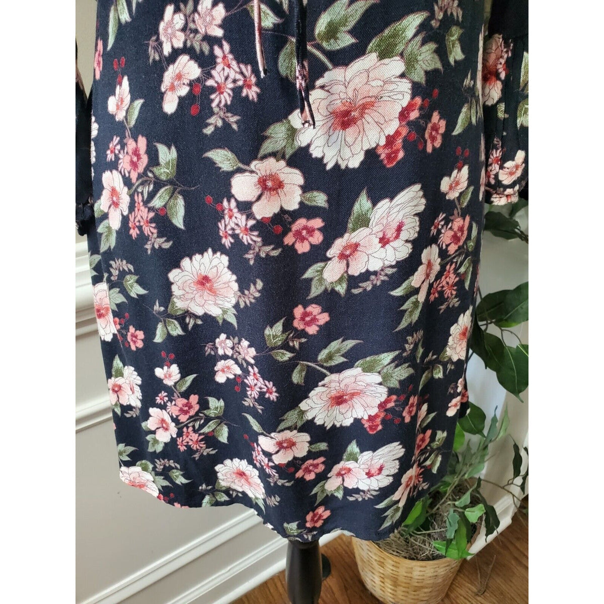 American Eagle Outfitters Women's Blue V-Neck Long Sleeve Knee Length Dress XS