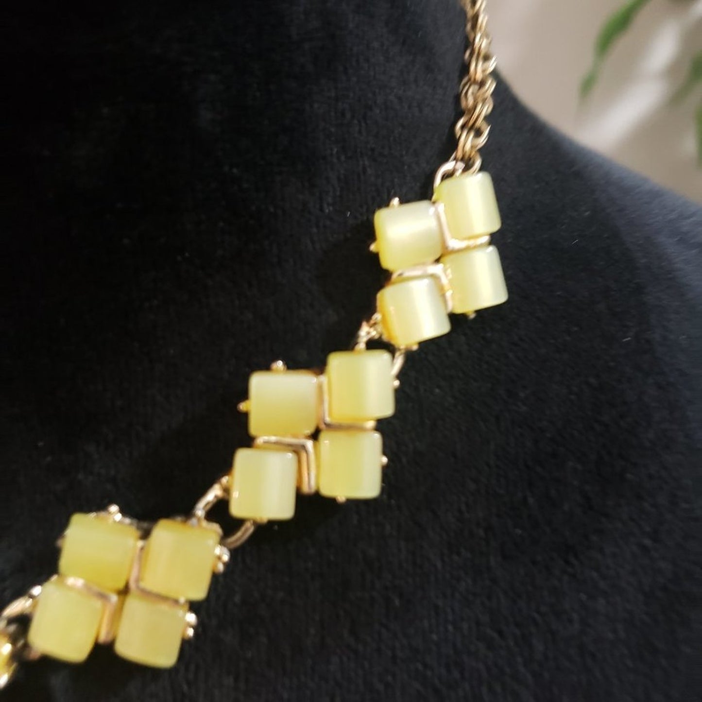 Womens Fashions Yellow Square Shaped Gemstone Collar Necklace with Lobster Clasp