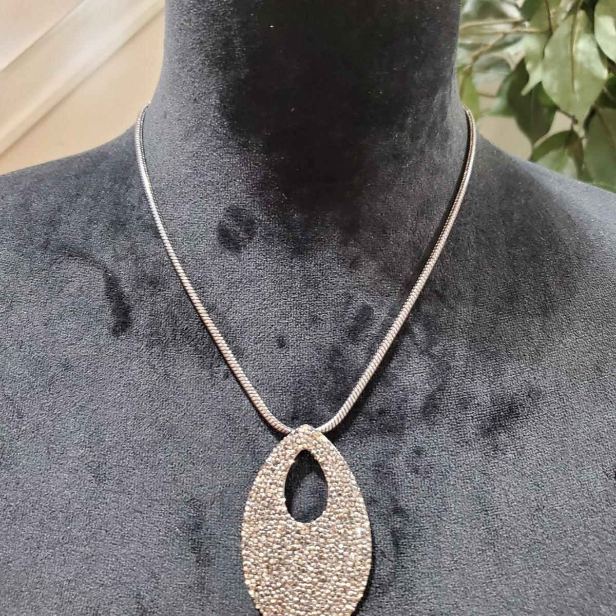 Chico’s Womens Silver Tone Rhinestone Loen Oval Necklace