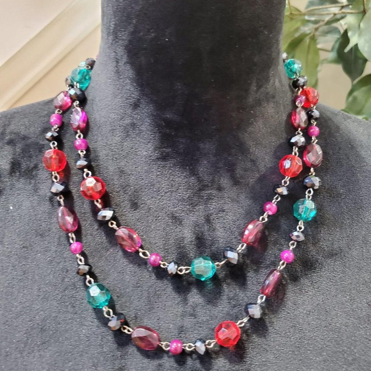 Women's Multicolor Beaded Layer with Lobster Clasp Jewelry Necklace
