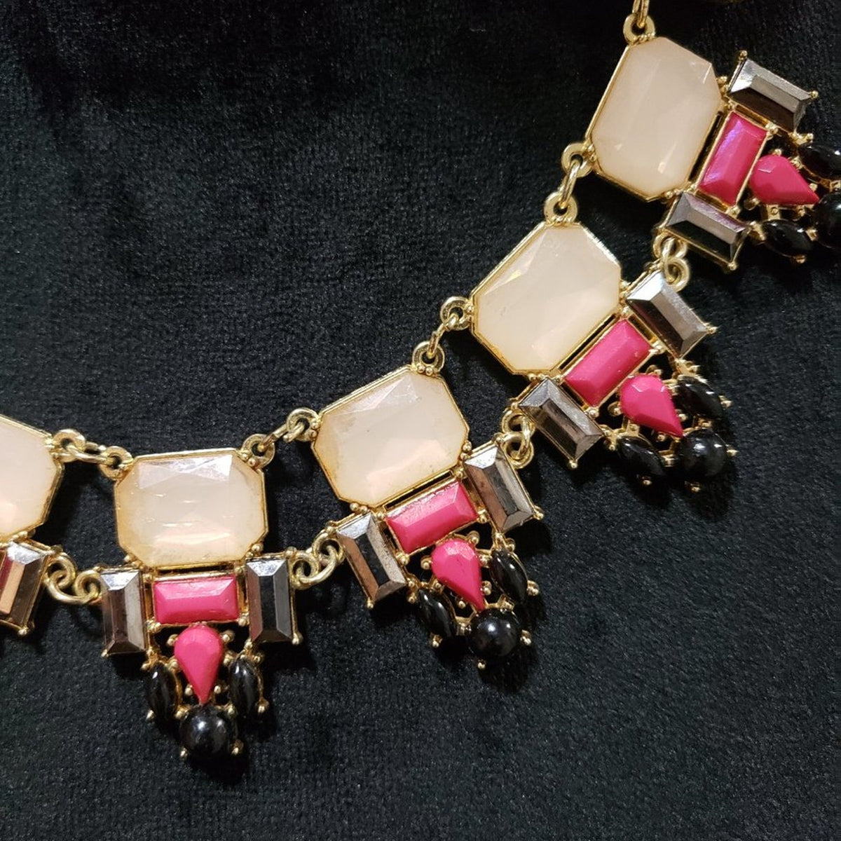 Womens Fashions Multicolor Glass Shape Stone Colored Necklace with Lobster Clasp