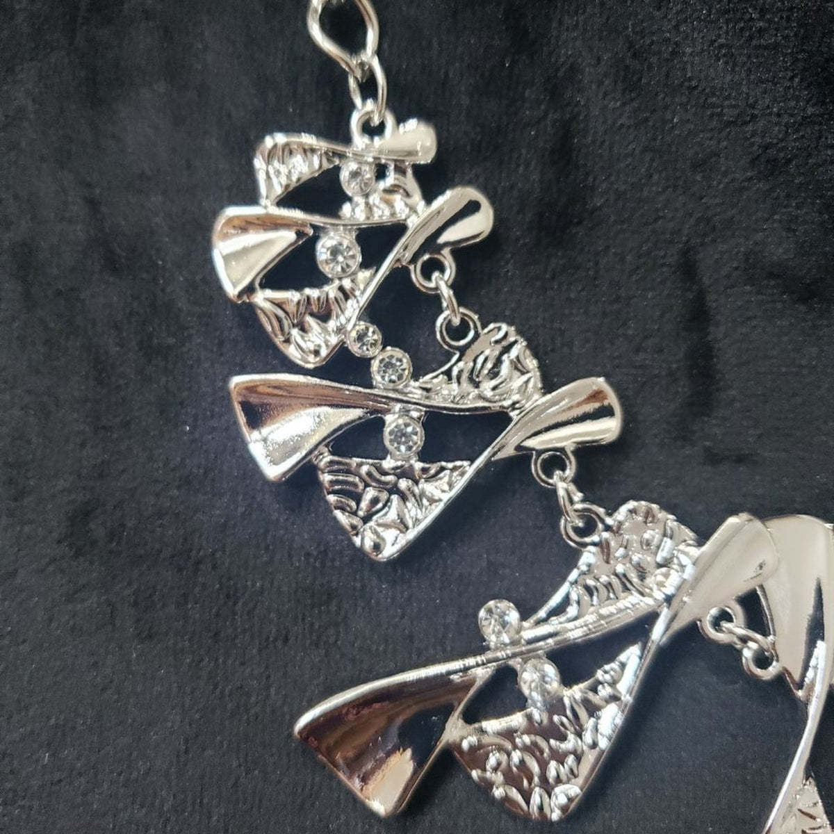 Womens The Sands of Time Silver Tone Choker Necklace