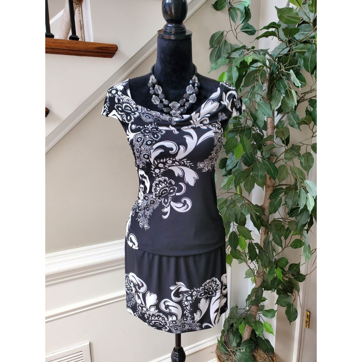 White House Black Market Women's Floral Cowl Neck Sleeveless Knee Length Dress S