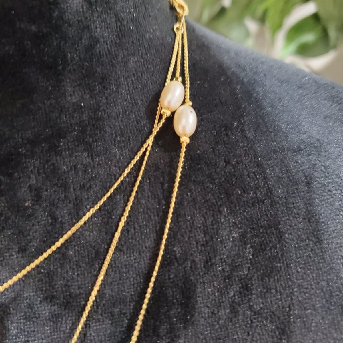 Women's Multilayer Beige Round Beaded Link Chain Fashion Pendant Necklace