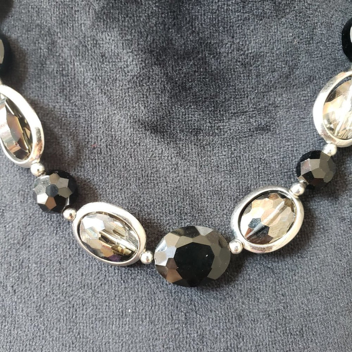 Womens Fashion Silver Tone Black Glass Beaded Collar Necklace with Lobster Clasp
