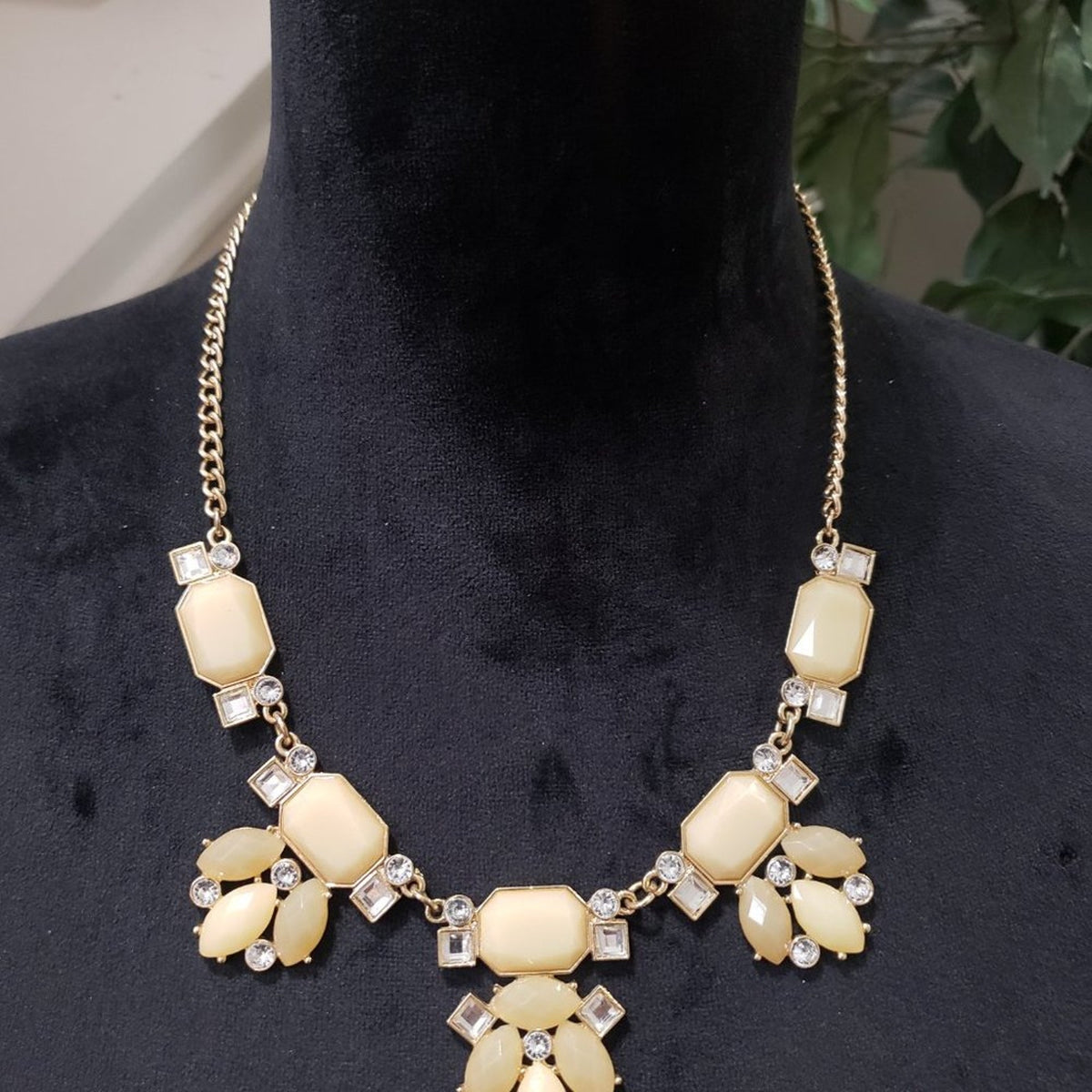 Women's Vintage Beveled Beads On Gold Tone Chain Necklace