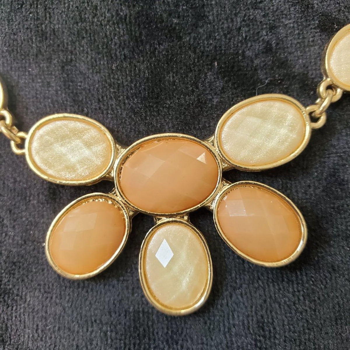 Women's Vintage Charming Charlie Ivory/Gold Tone Statement Necklace
