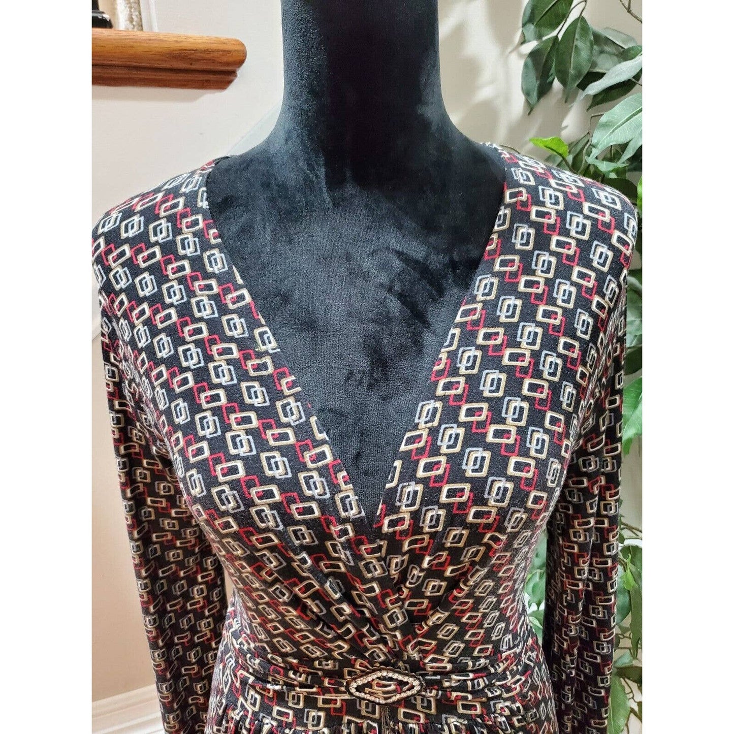 Vertigo Paris Rayon V-Neck Long Sleeve Casual Knee Length Dress Size Medium